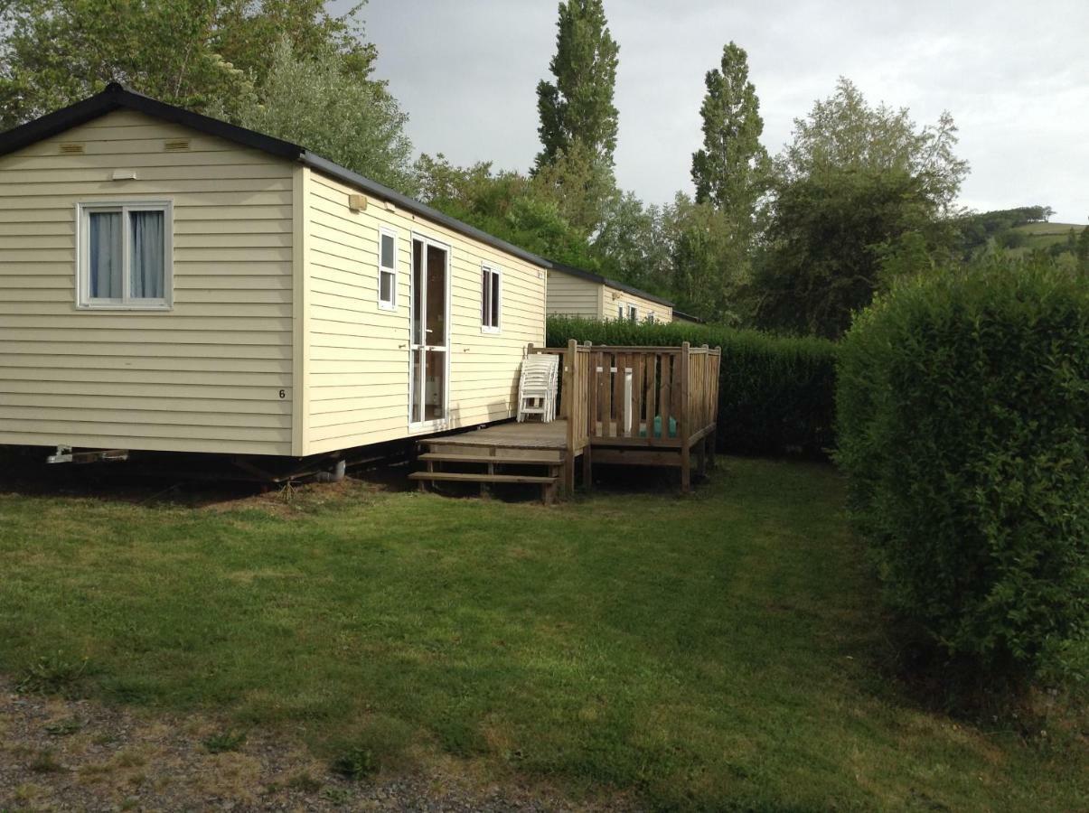 Camping Du Pont De St Gal Saint-Gal-sur-Sioule Εξωτερικό φωτογραφία